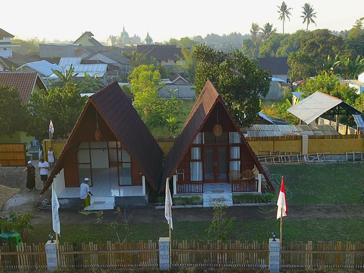 D' Carasti Bungalow Masbagik Exterior photo